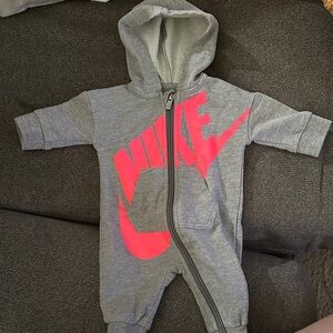 NIKE Gray and Pink Kids One Piece size NB